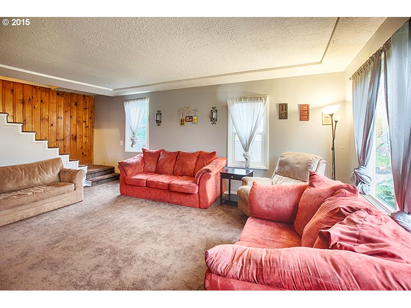 115 Telford Road Oregon City, OR 97045 - Photo 3 of 16 Gallery Image 3