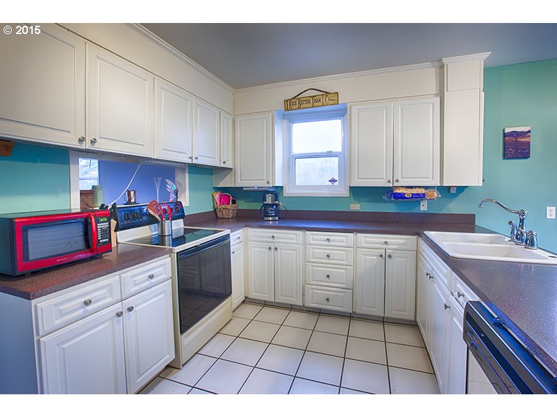115 Telford Road Oregon City, OR 97045 - Photo 6 of 16 Gallery Image 6