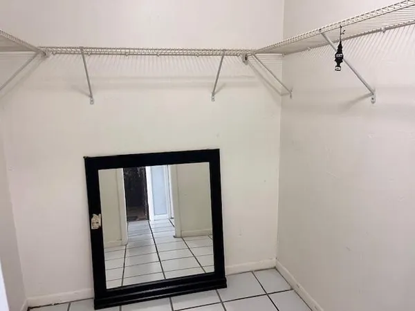 a view of utility room