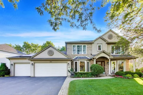 $749,900 | 845 Saugatuck Trail, Vernon Hills, IL 60061