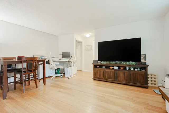 $1,950 | 49 Colborne Road, Unit 6, Boston, MA 02135