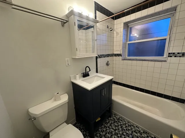 $1,950 | 49 Colborne Road, Unit 6, Boston, MA 02135