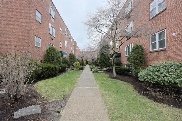 $1,950 | 49 Colborne Road, Unit 6, Boston, MA 02135