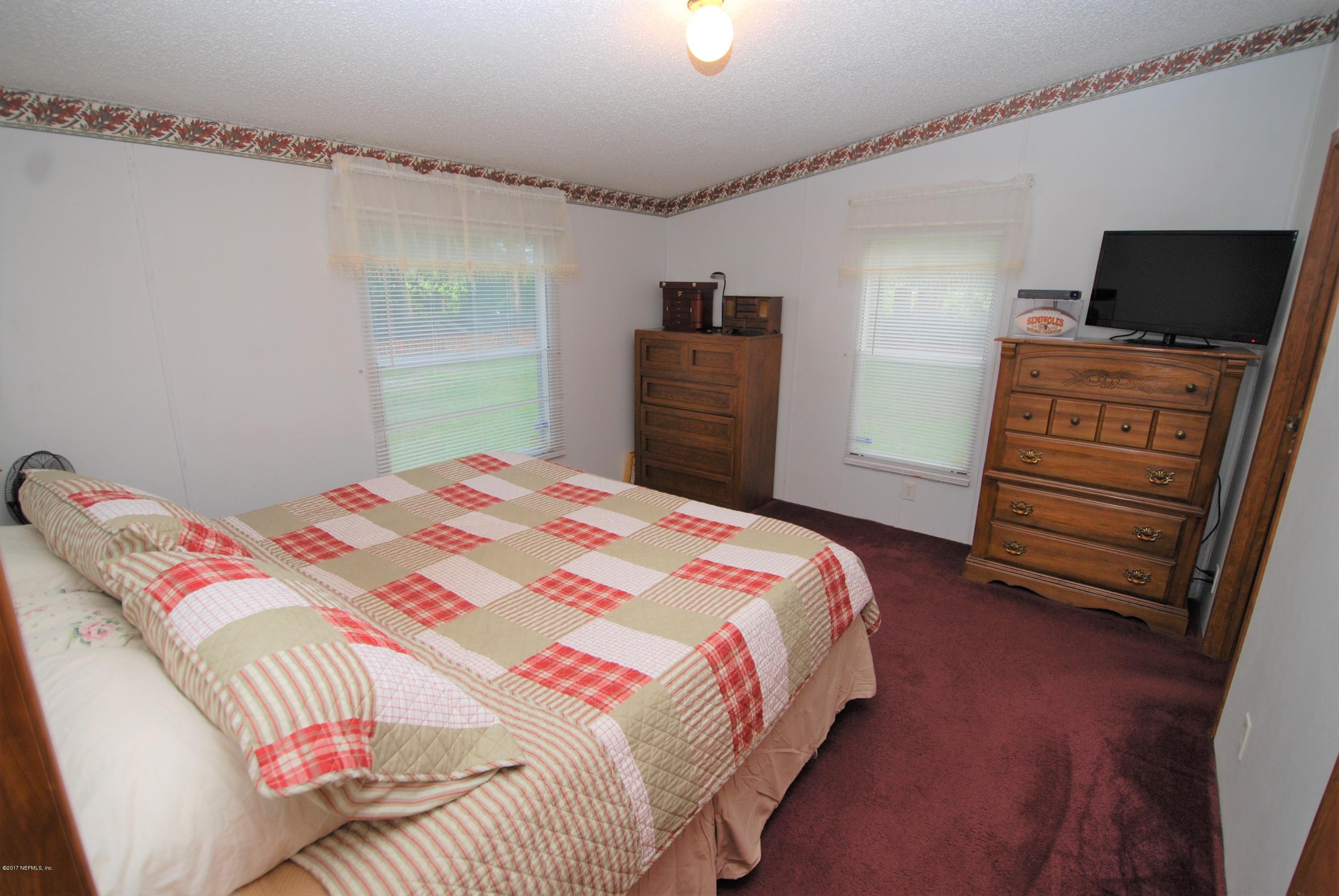43051 Larsen Road Callahan, FL 32011 - Photo 14 of 32 Master bedroom