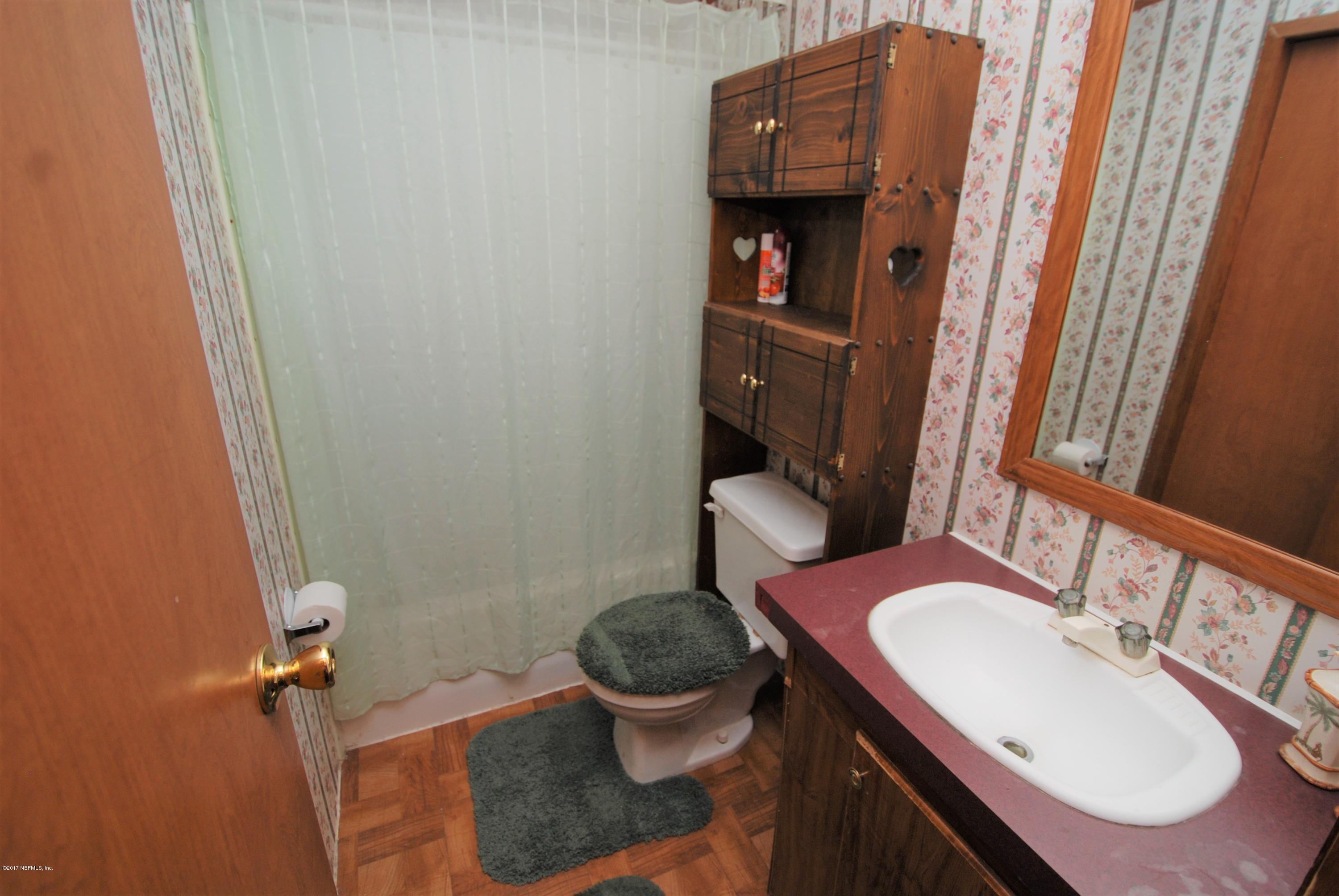 43051 Larsen Road Callahan, FL 32011 - Photo 22 of 32 Hall Bath