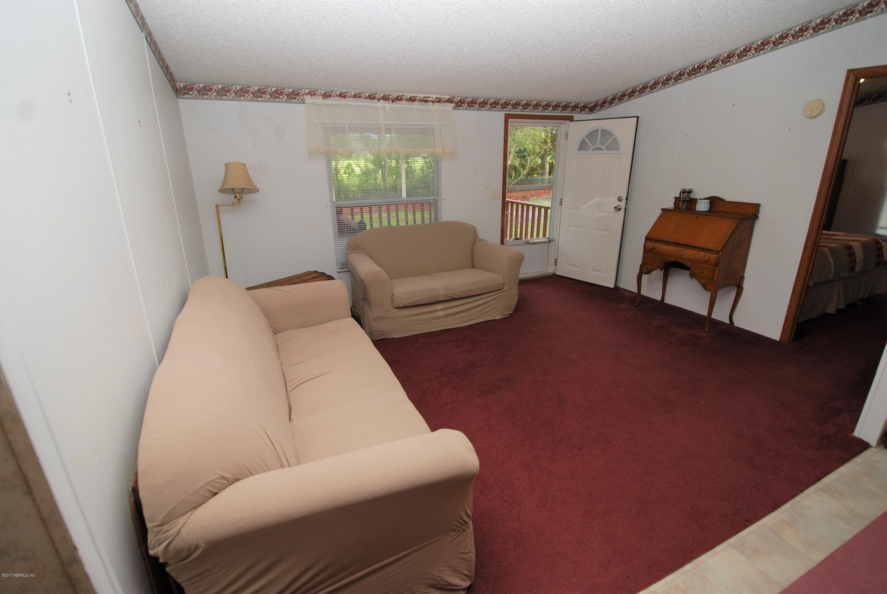 43051 Larsen Road Callahan, FL 32011 - Photo 3 of 32 Living Room