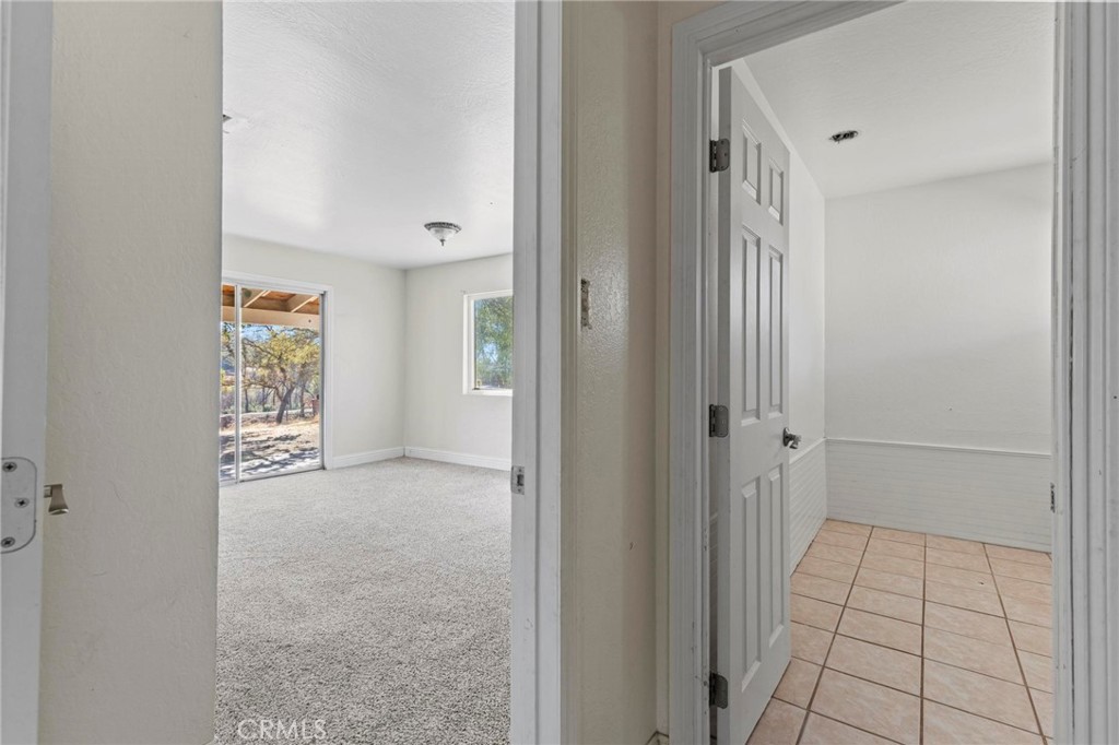 3305 Grubbs Road Oroville, CA 95966 - Photo 20 of 43 a view of a hallway