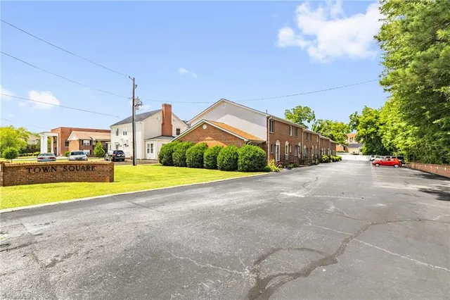 $1,350 | 612 Sunset Avenue, Unit 6, Asheboro, NC 27203