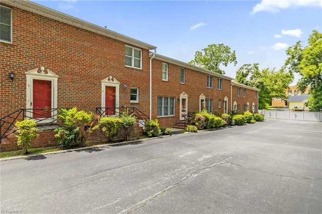 $1,350 | 612 Sunset Avenue, Unit 6, Asheboro, NC 27203