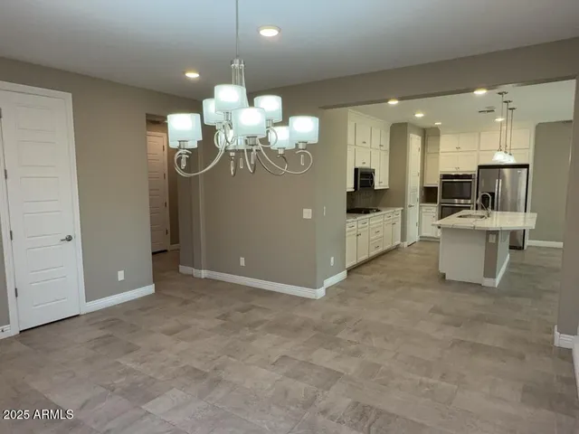 $2,295 | 9135 West Minnezona Avenue, Phoenix, AZ 85037