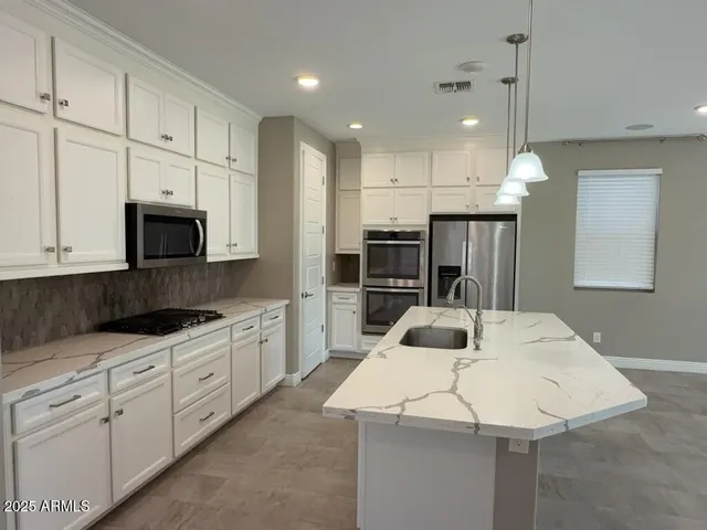 $2,295 | 9135 West Minnezona Avenue, Phoenix, AZ 85037