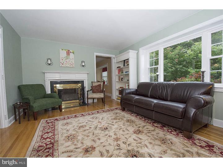 235 Barker Road Wyncote, PA 19095 - Photo 4 of 23