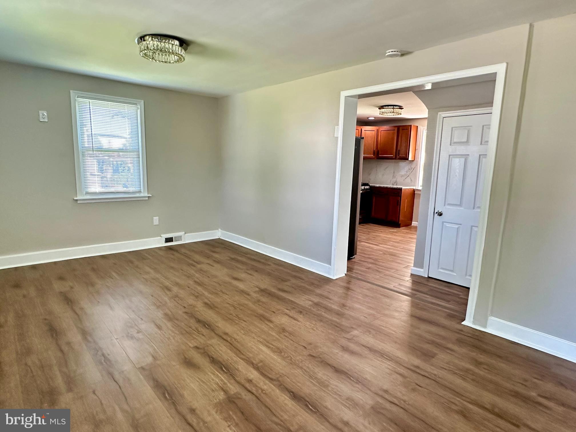 5215 Muth Avenue Baltimore, MD 21207 - Photo 7 of 37