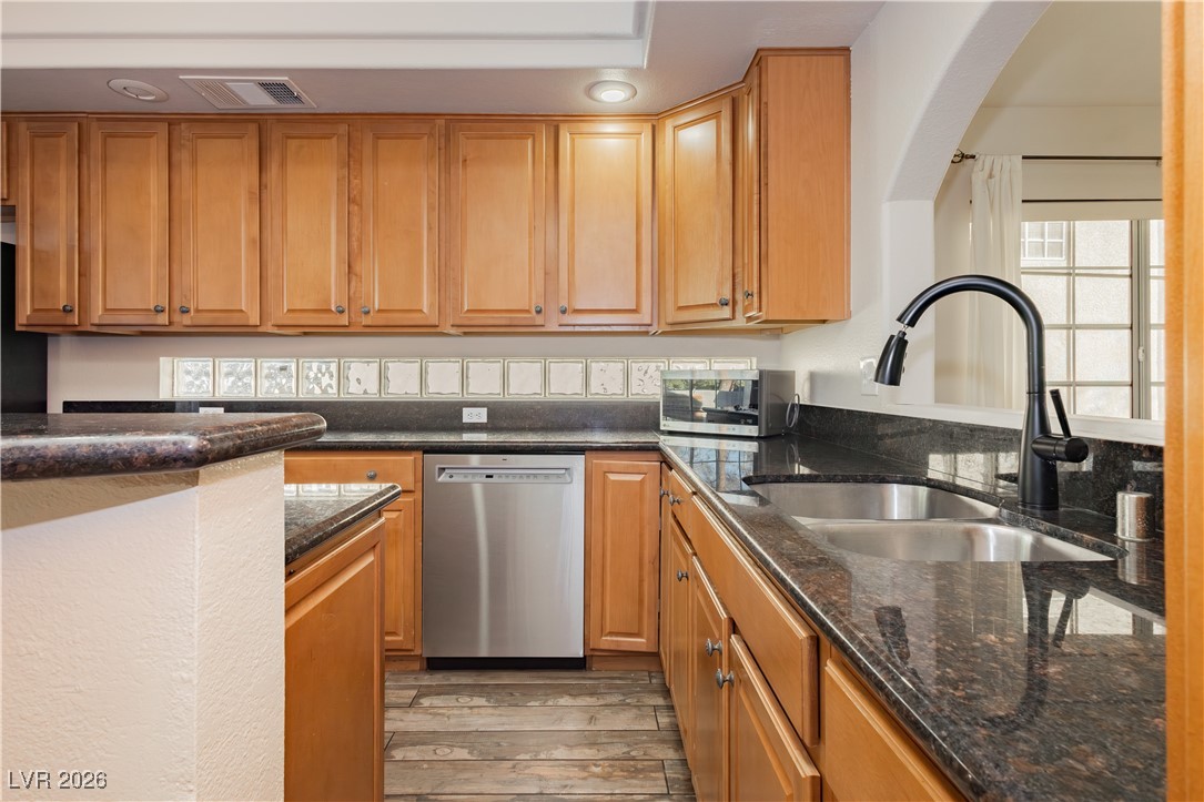 27 Bishopsgate Terrace Henderson, NV 89074 - Photo 15 of 40