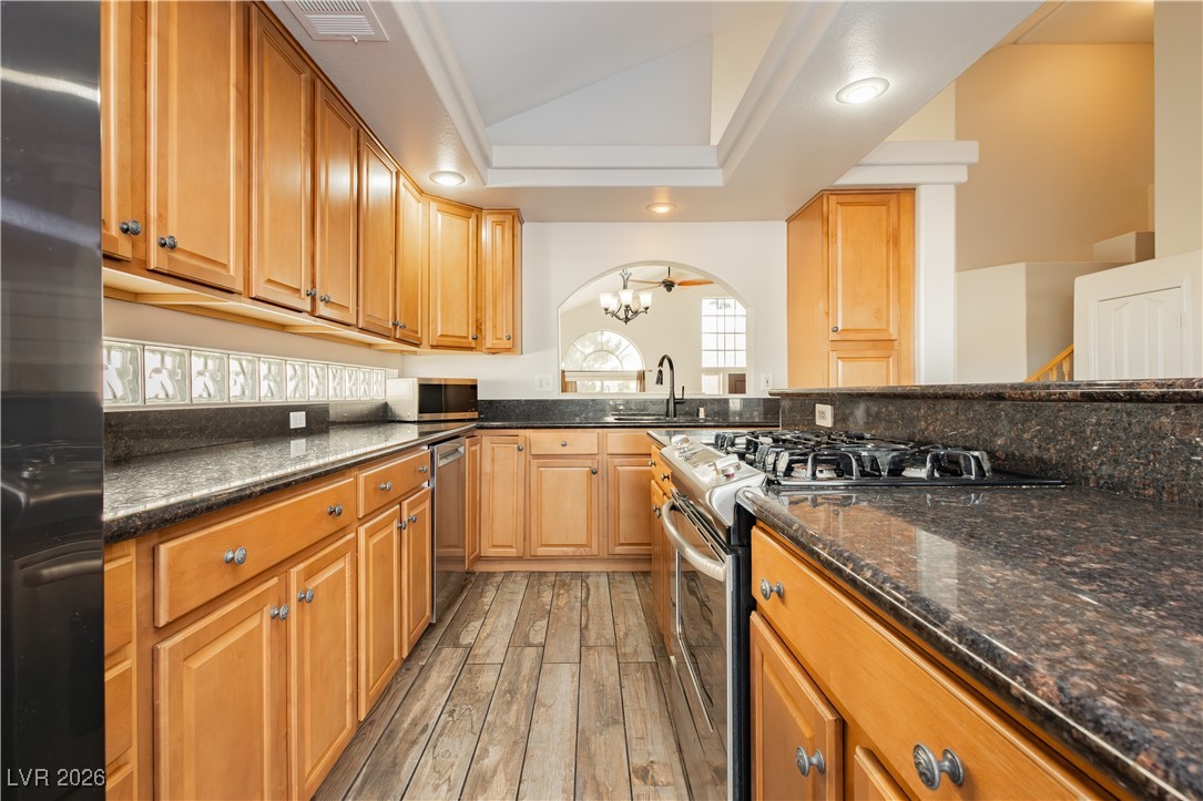 27 Bishopsgate Terrace Henderson, NV 89074 - Photo 17 of 40