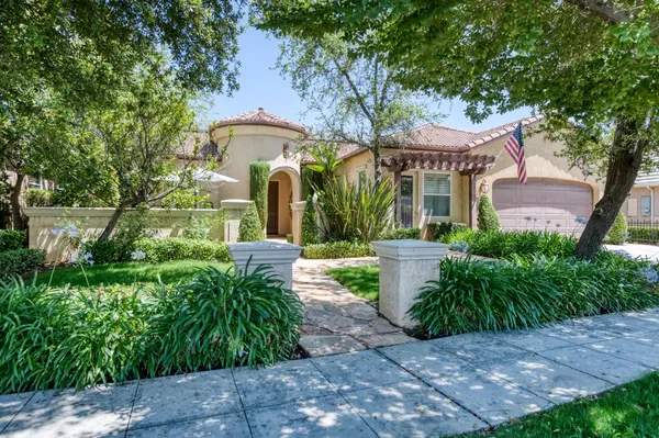 $640,000 | 3283 Buckingham Avenue, Clovis, CA 93619