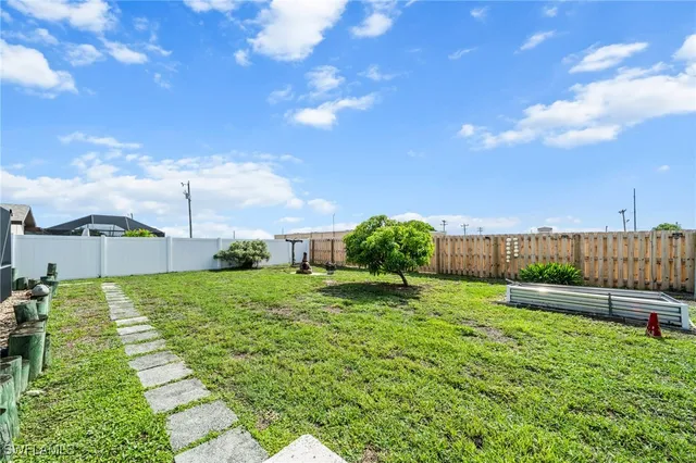 $330,000 | 4531 Southeast 14th Place, Cape Coral, FL 33904