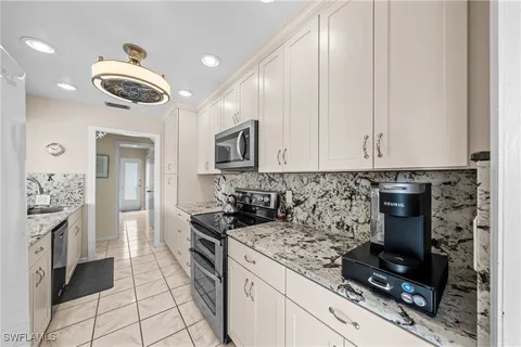 $330,000 | 4531 Southeast 14th Place, Cape Coral, FL 33904