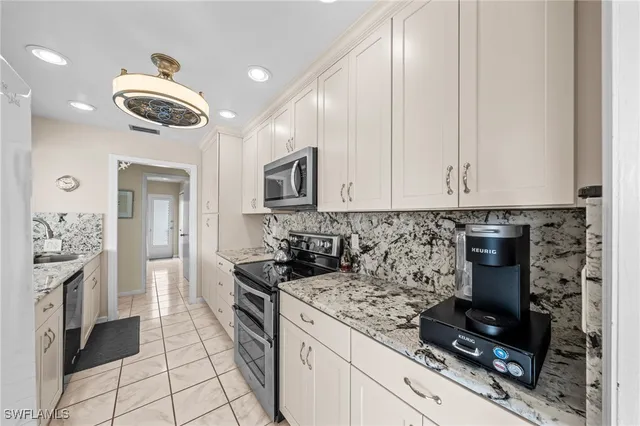 $330,000 | 4531 Southeast 14th Place, Cape Coral, FL 33904