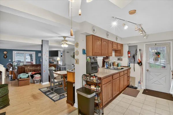 $239,900 | 9621 Lakeview Drive, Jerome, MI 49249