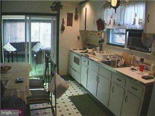 12 Robert Road New Castle, DE 19720 - Photo 2 of 6 Gallery Image 2
