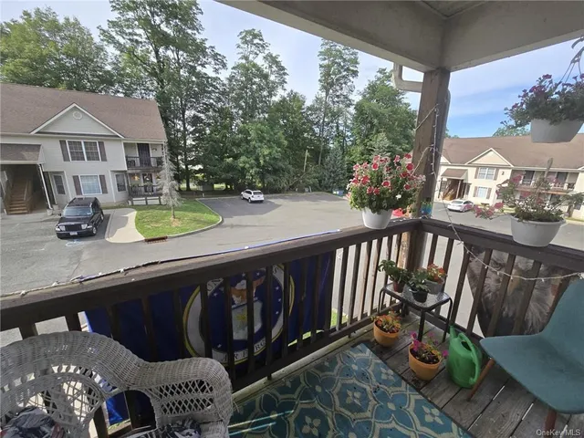 $1,725 | 105 South Montgomery Street, Unit B3 4, Walden, NY 12586