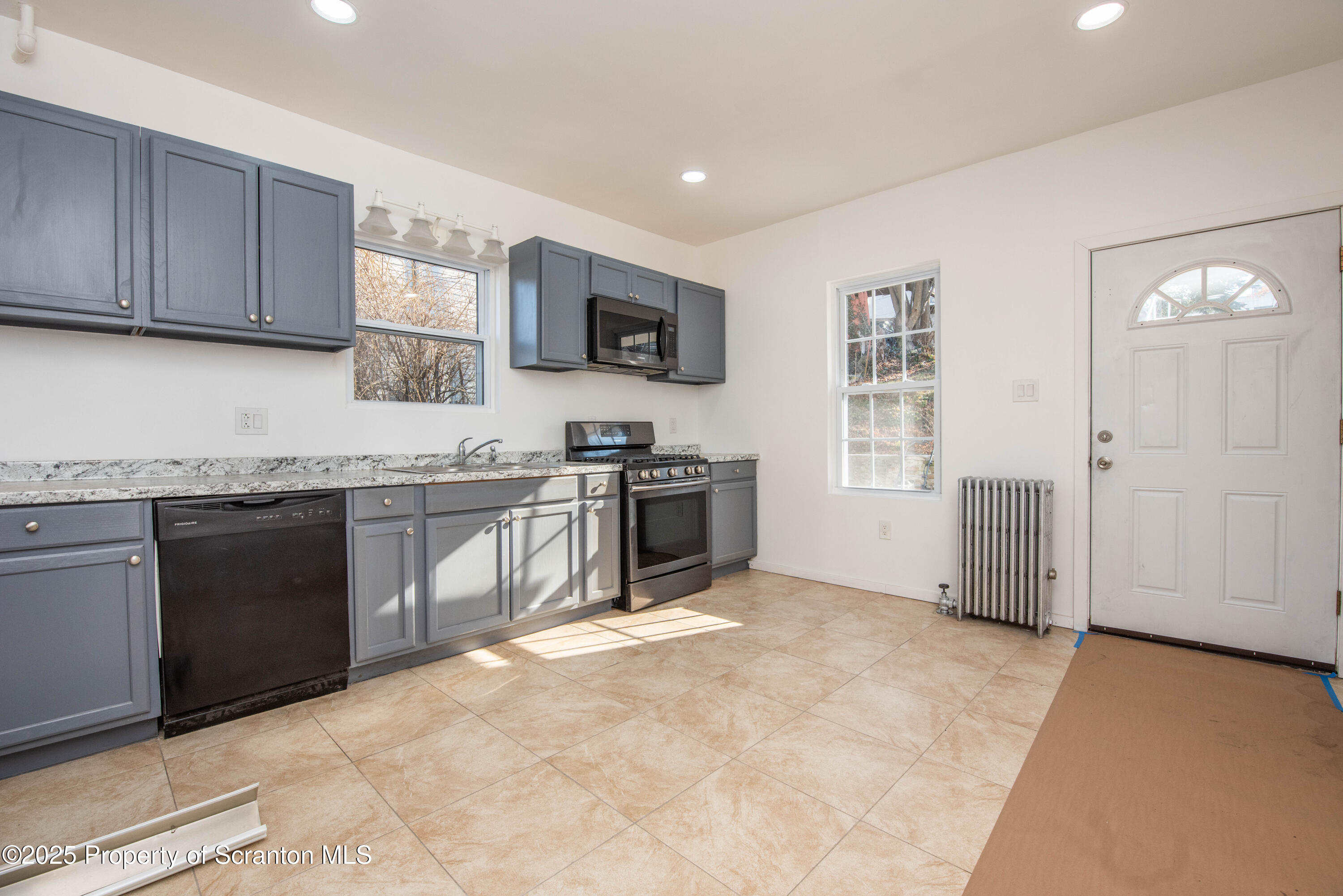 342 Harrison Avenue Scranton, PA 18510 - Photo 8 of 61 DSC_1949