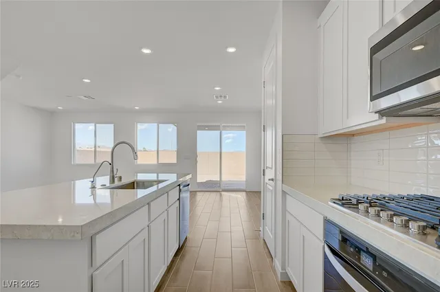 $2,855 | 8532 West Agate Avenue, Las Vegas, NV 89113