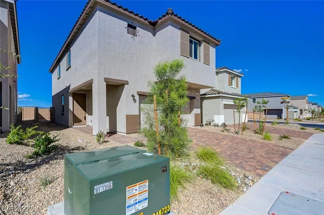 $2,855 | 8532 West Agate Avenue, Las Vegas, NV 89113