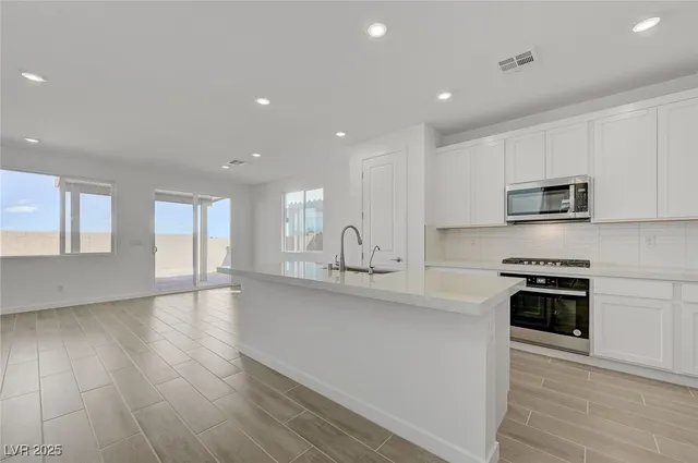 $2,855 | 8532 West Agate Avenue, Las Vegas, NV 89113