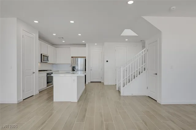 $2,855 | 8532 West Agate Avenue, Las Vegas, NV 89113