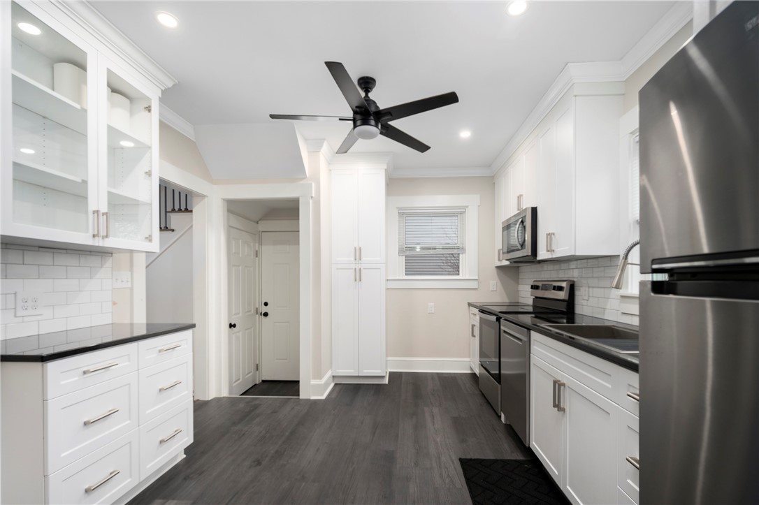 664 Public Street Providence, RI 02907 - Photo 12 of 30