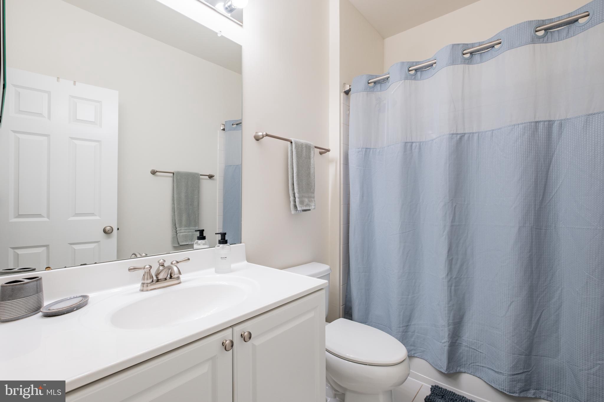 112 Commodore Court Philadelphia, PA 19146 - Photo 35 of 55 a bathroom with a sink toilet and shower