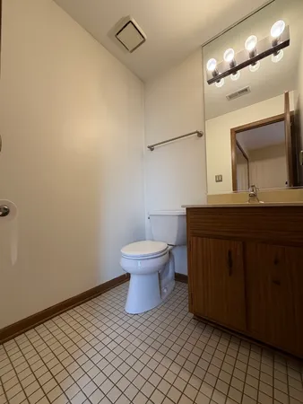 $145,000 | 15723 Peggy Lane, Unit 12, Oak Forest, IL 60452