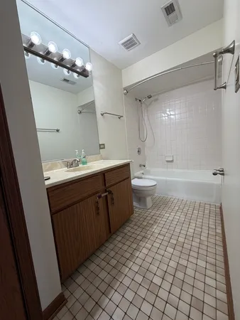 $145,000 | 15723 Peggy Lane, Unit 12, Oak Forest, IL 60452