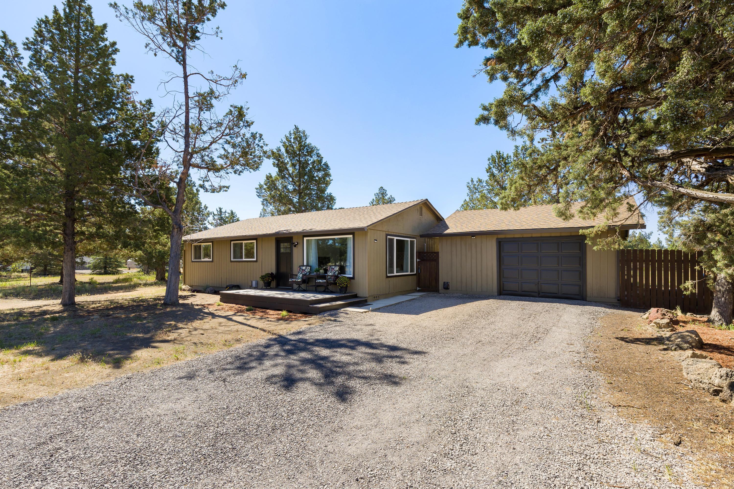 22875 McGrath Road Bend, OR 97701 - Photo 18 of 29 520A5402