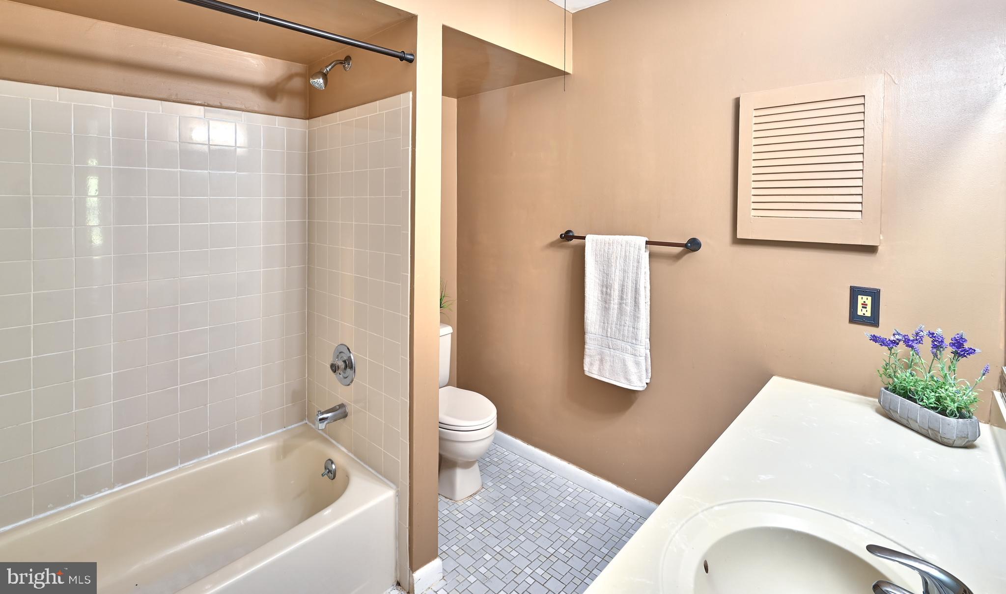 304 Trinity Court, Unit 10 Princeton, NJ 08540 - Photo 11 of 25