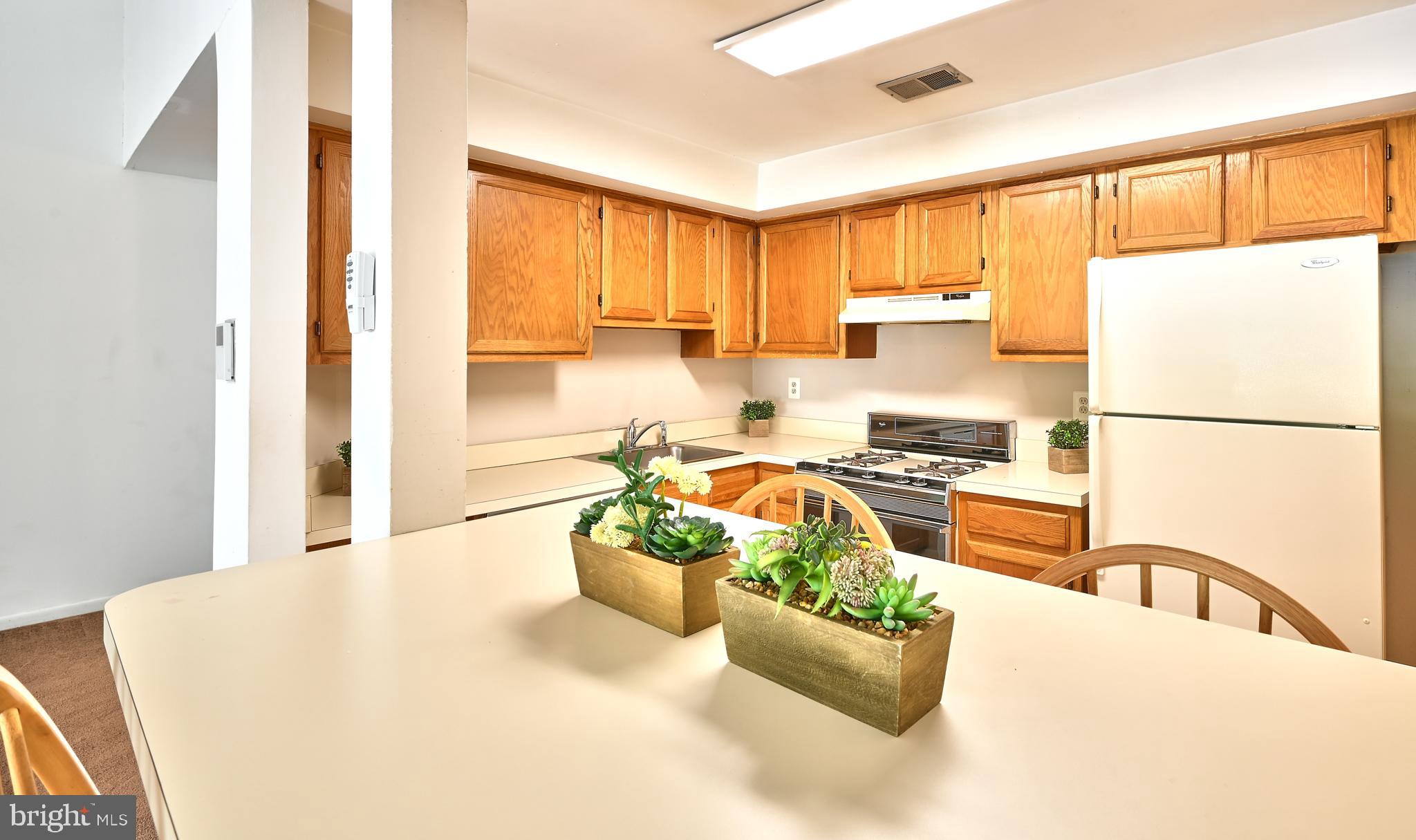 304 Trinity Court, Unit 10 Princeton, NJ 08540 - Photo 8 of 25