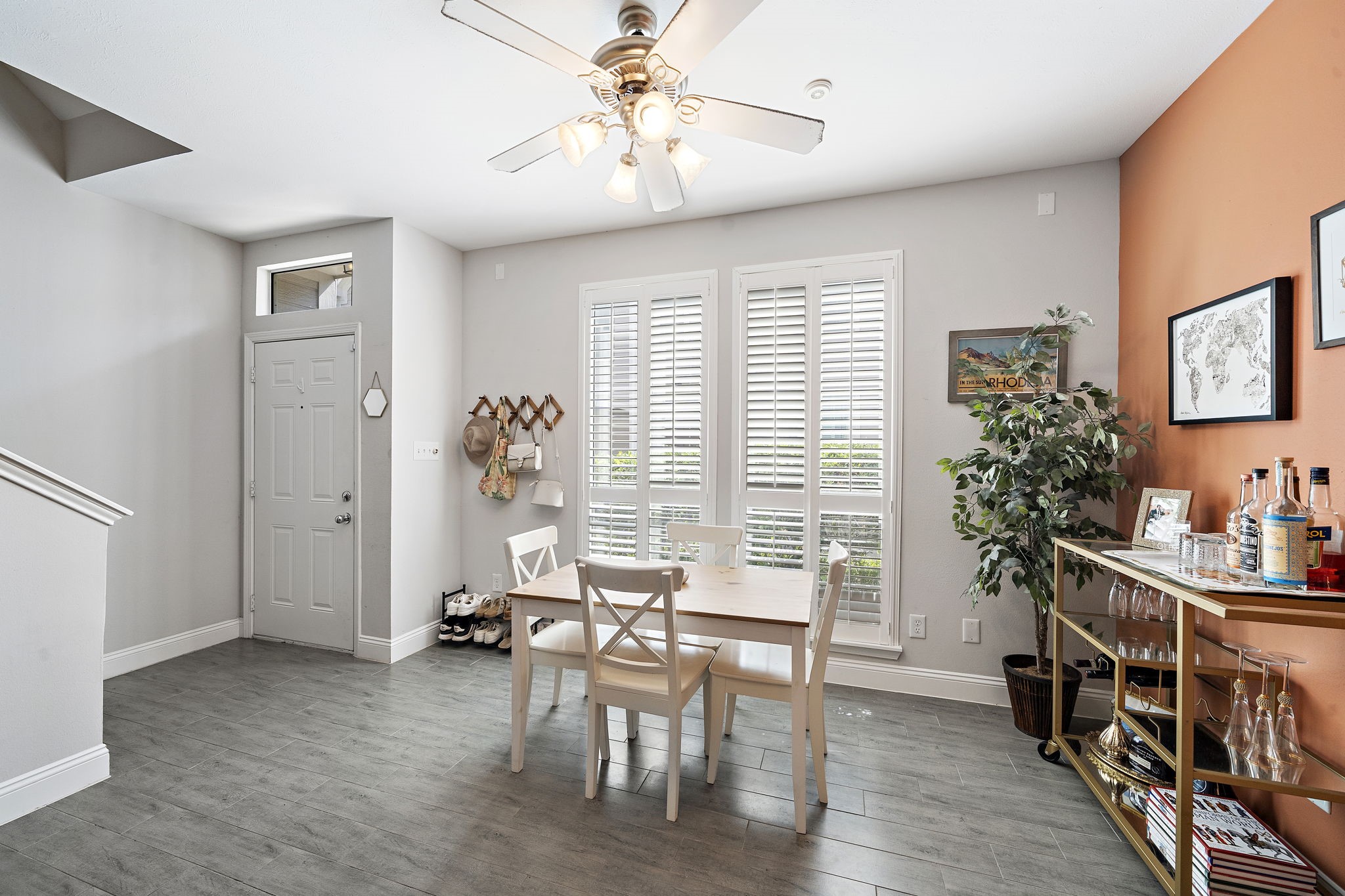 2915 Chenevert Street Houston, TX 77004 - Photo 6 of 15 Dining area