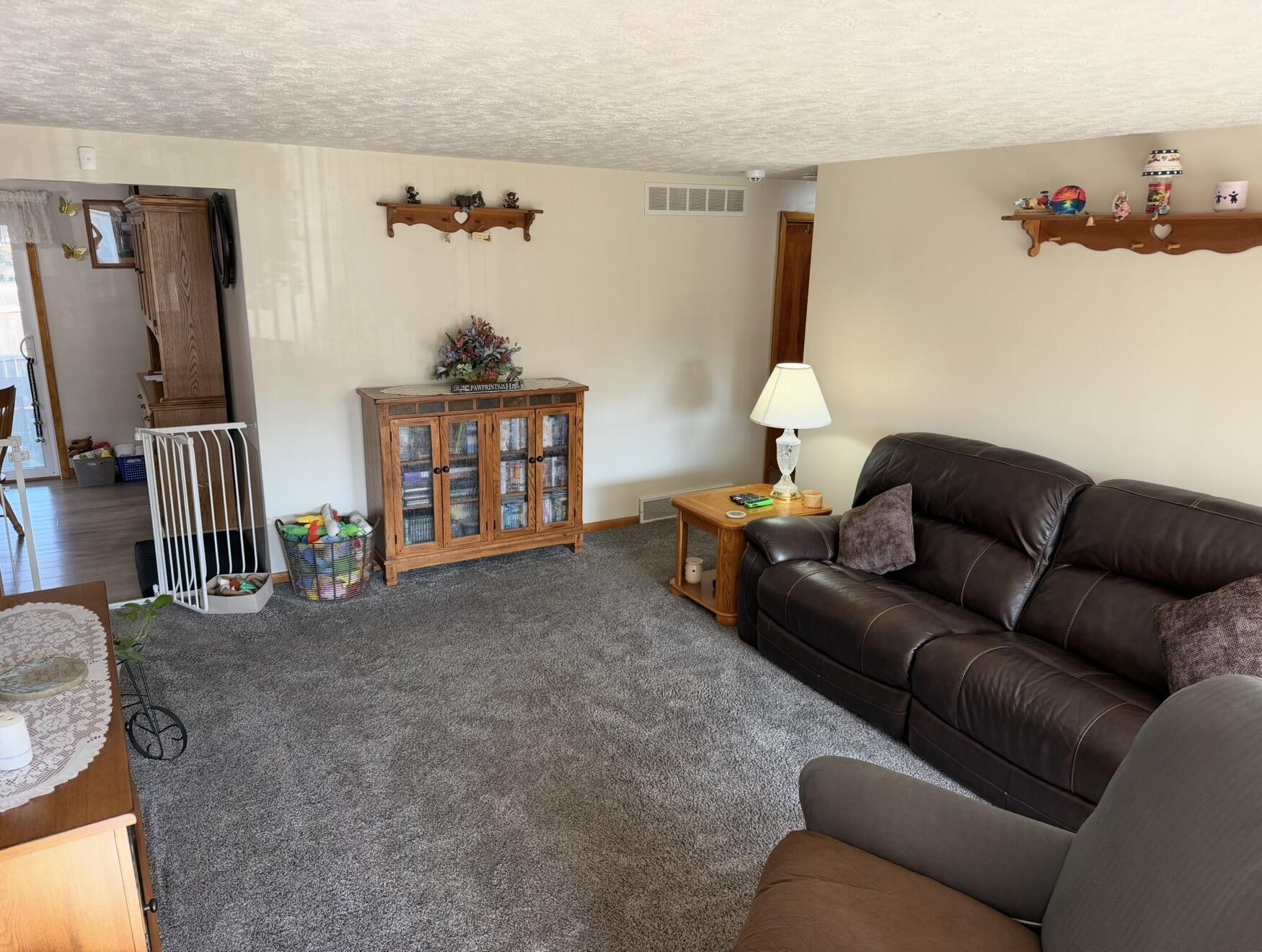 4605 Laredo Street Springfield, OH 45503 - Photo 5 of 24 IMG_5914