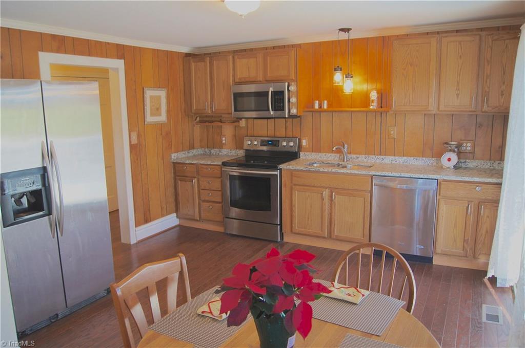 2450 McCray Road Burlington, NC 27217 - Photo 11 of 30 Gallery Image 11