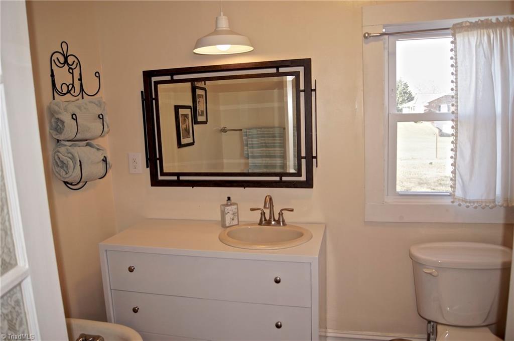 2450 McCray Road Burlington, NC 27217 - Photo 13 of 30 Gallery Image 13