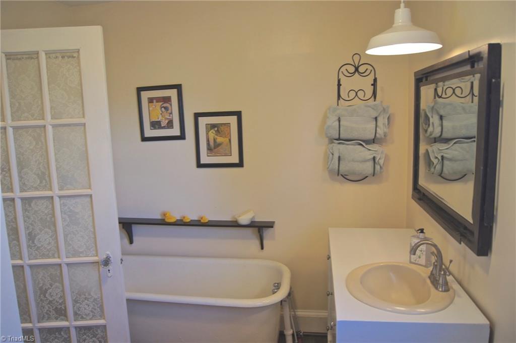 2450 McCray Road Burlington, NC 27217 - Photo 14 of 30 Gallery Image 14