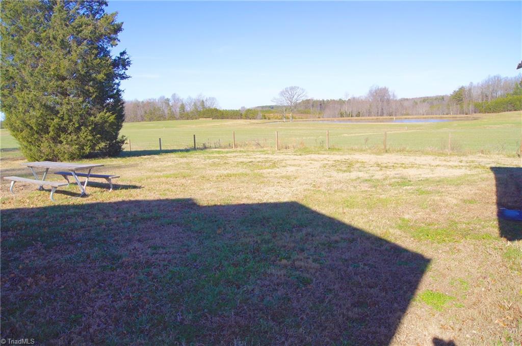 2450 McCray Road Burlington, NC 27217 - Photo 4 of 30 Gallery Image 4