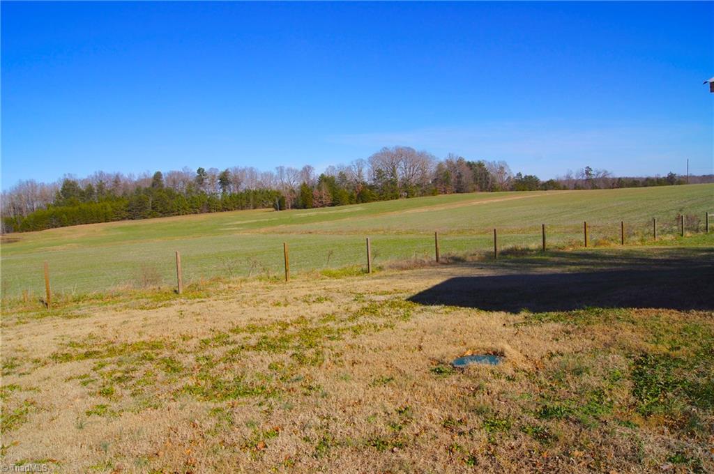 2450 McCray Road Burlington, NC 27217 - Photo 6 of 30 Gallery Image 6