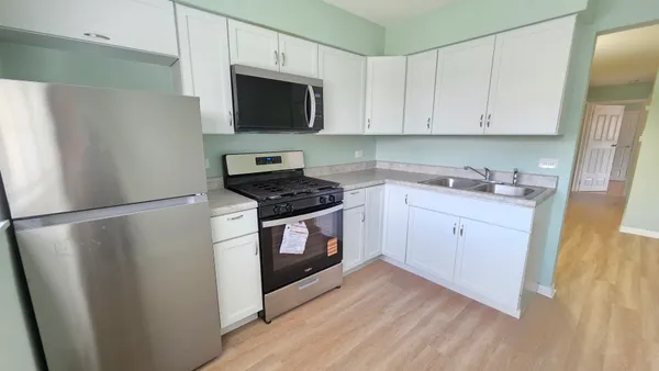 $165,000 | 1557 Jill Court, Unit 206, Glendale Heights, IL 60139