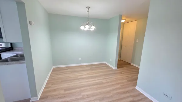 $165,000 | 1557 Jill Court, Unit 206, Glendale Heights, IL 60139