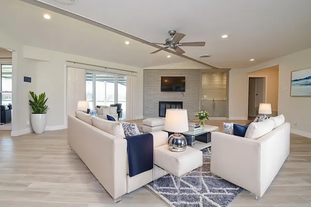 $3,350 | 414 Lakeview Drive, Sugar Land, TX 77498