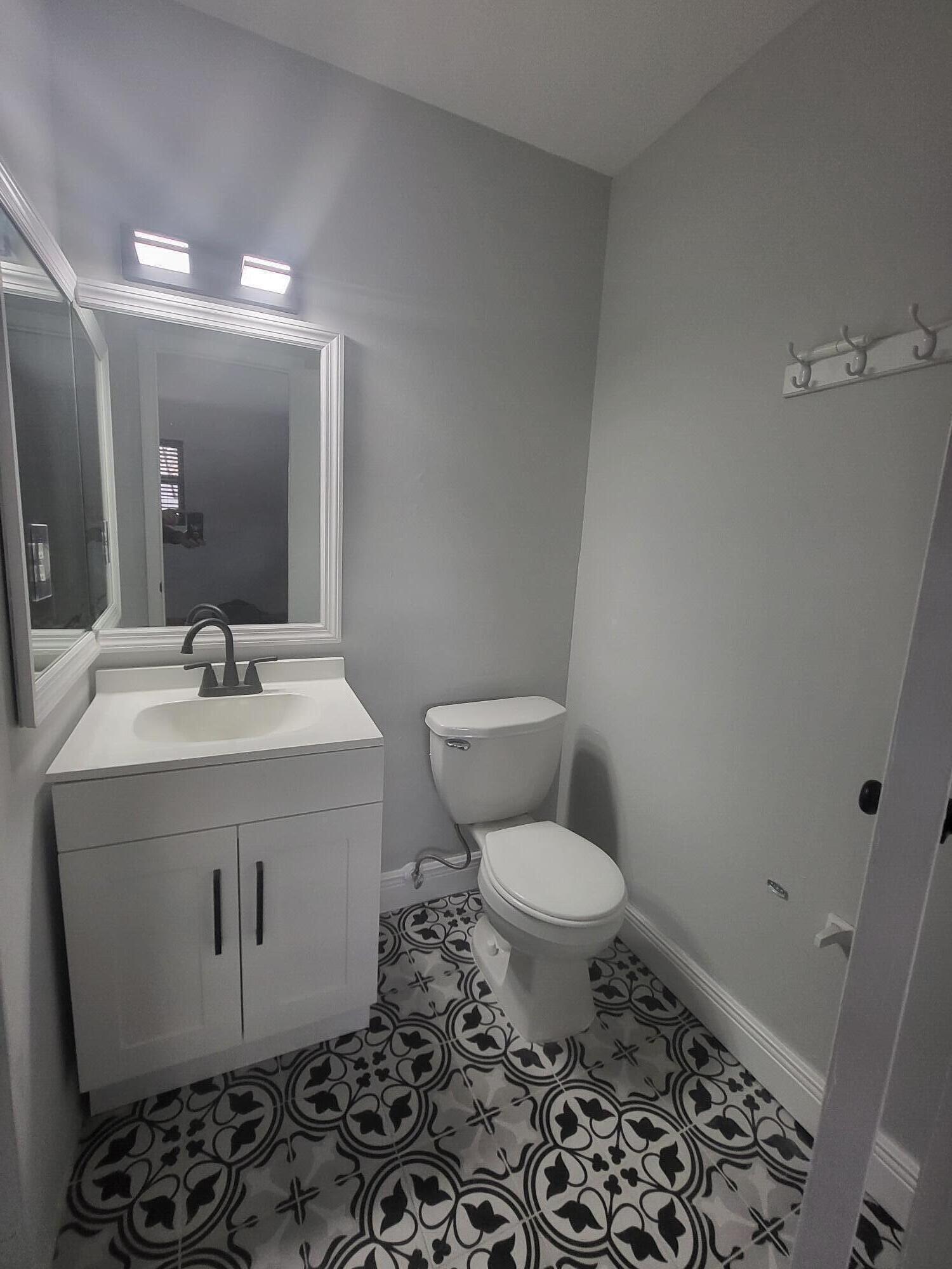 4135 Northeast 21st Terrace Lighthouse Point, FL 33064 - Photo 16 of 23 1000001788