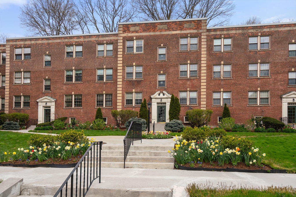 1500 Beacon Street, Unit 4 Brookline, MA 02446 - Photo 1 of 10